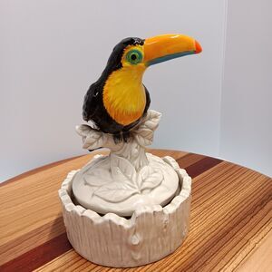 Vintage 1980 Quon-Quon Porcelain Music Box Toucan Love Me Tender Working